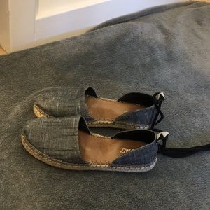 TOMS Espadrilles. Size 6.